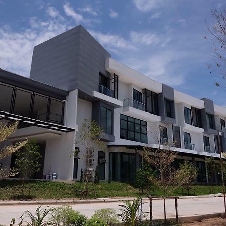 Hotel Chuan Chom The High Resort Saraburi - Sha Plus Buitenkant foto
